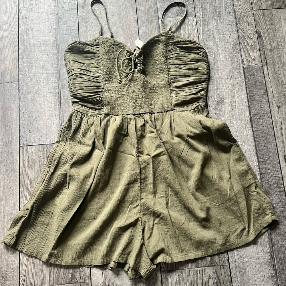 Women’s Aerie Romper Olive Green Size Large